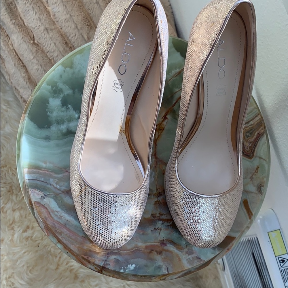 Gold heels Shoe